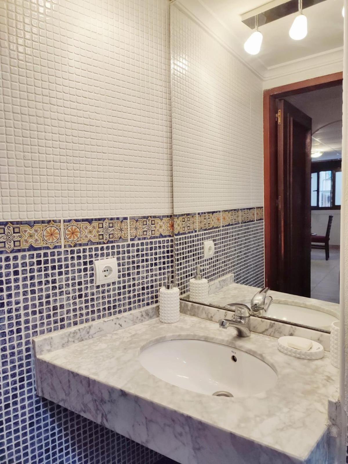 El Postiguet'S Apartments อาลิกันเต ภายนอก รูปภาพ